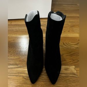 Never worn in great condition